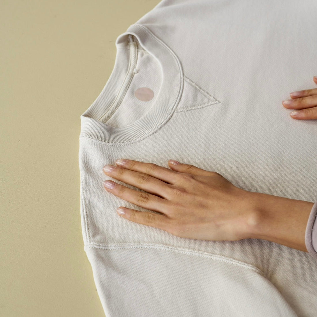 🫠 Schluss mit Chaos: Mit dieser Falttechnik bleibt dein Kleiderschrank dauerhaft ordentlich